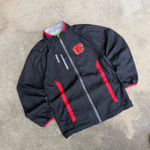 Reebok Other - Reebok Calgary Flames NHL Center Ice KineticFit Jacket Mens Small Black Red